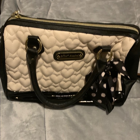 Betsey Johnson Cream and Black Quilted Satchel and wallet - Picture 3 of 16